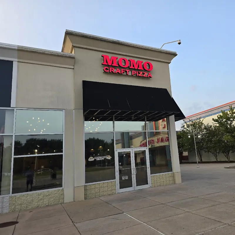 MOMO Craft Pizza & Bar