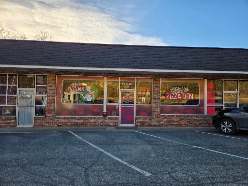 Jen's Pizza Den