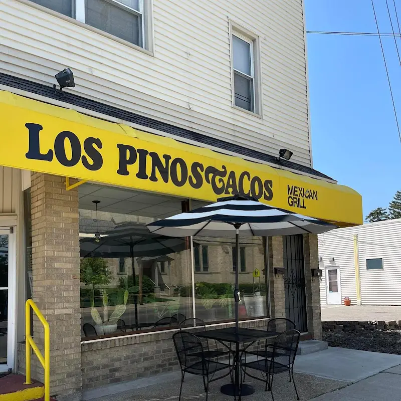 Los Pinostacos Mexican Grill