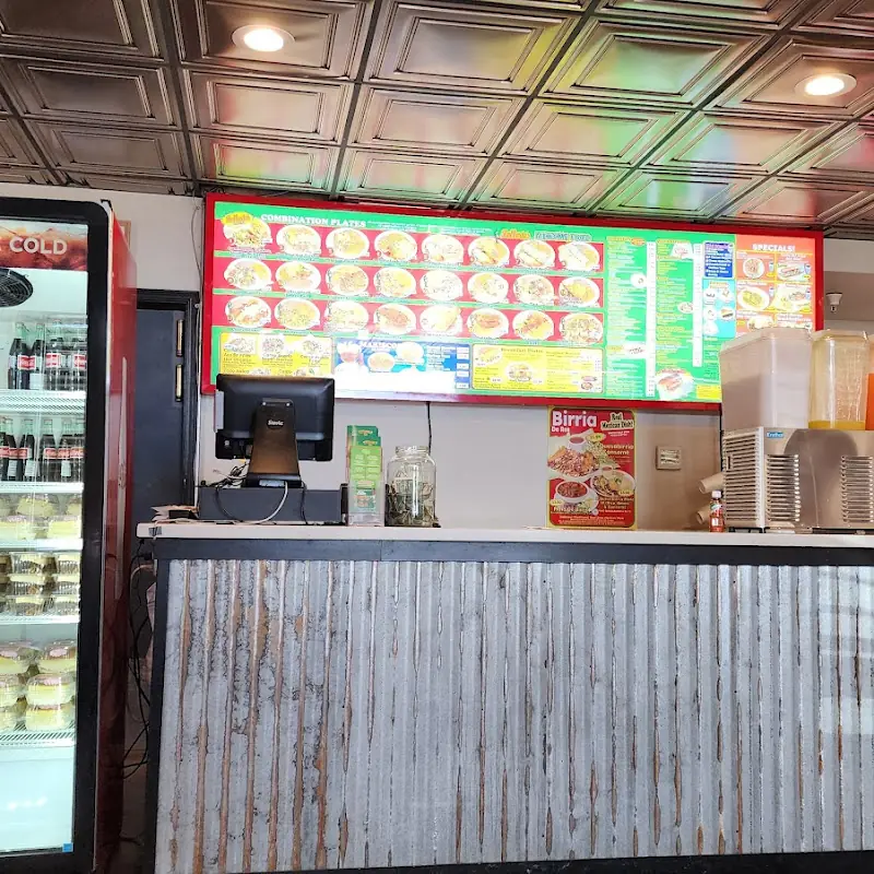 rolbertos mexican food 259 spring Valley parkway