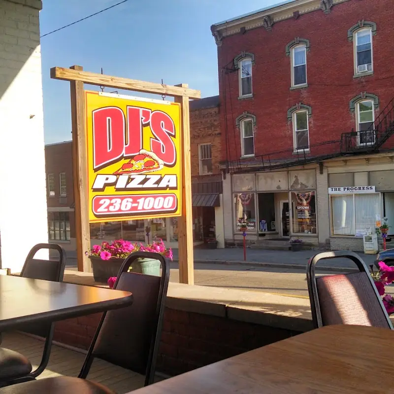 D J's Pizza