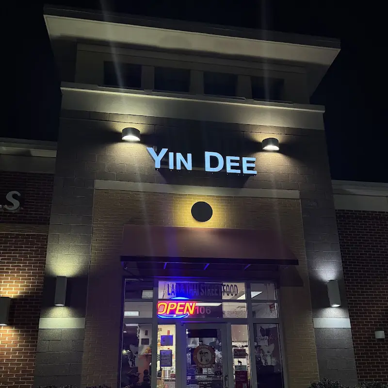 Yin Dee Lao & Thai Streetfood Restaurant
