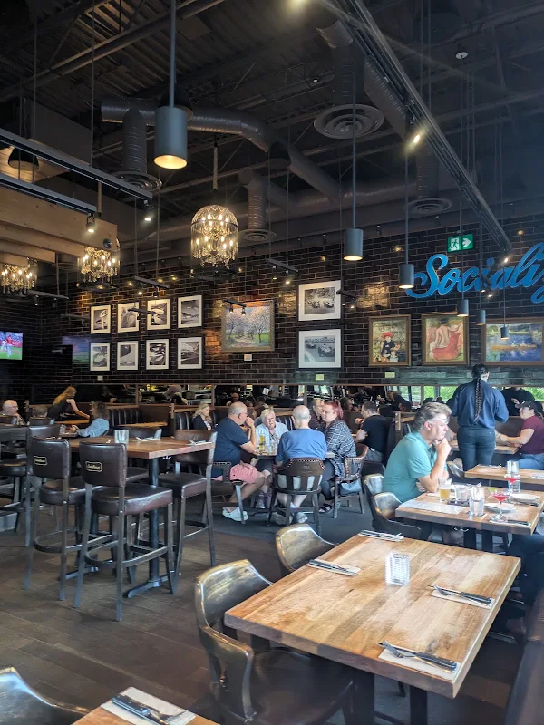 Browns Socialhouse Ridgecrest