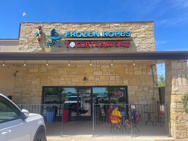 Frozen Ropes Yogurt & Açaí Bowls