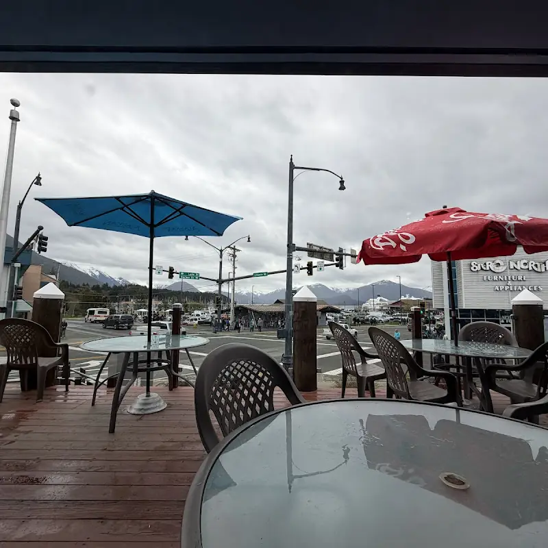 Coldwater Bar & Grill