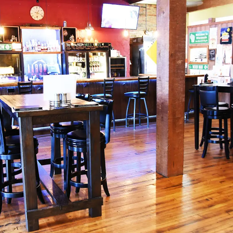 Aaron’s Wines & Steins