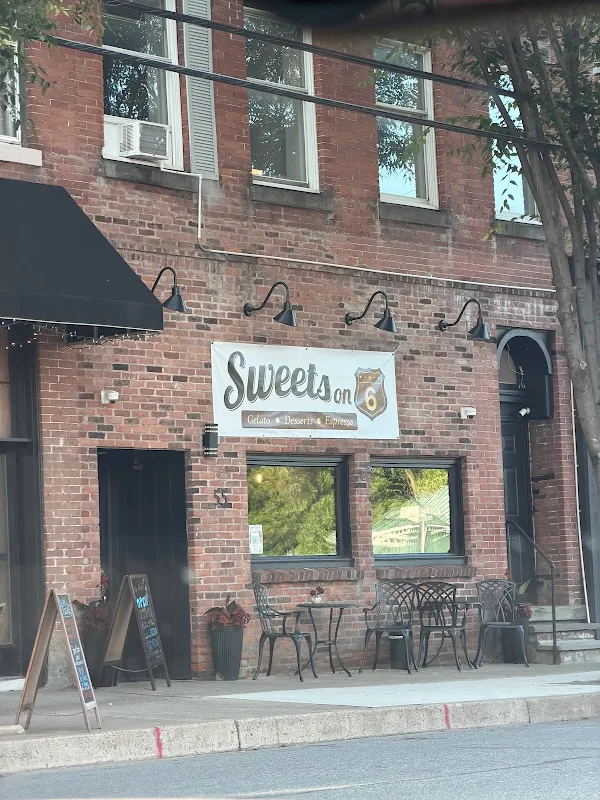 Sweets on 6