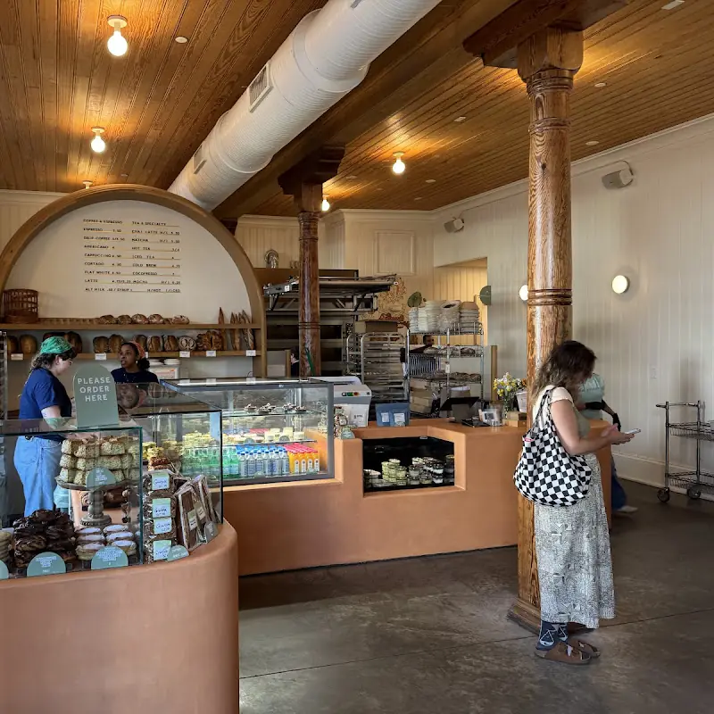 Ayu Bakehouse
