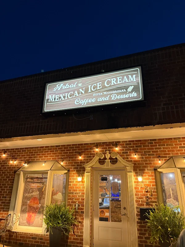 Arbol delicias Mexican Ice Cream desserts & coffee