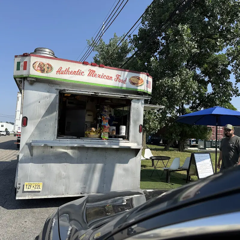 Los Dos Hermanos