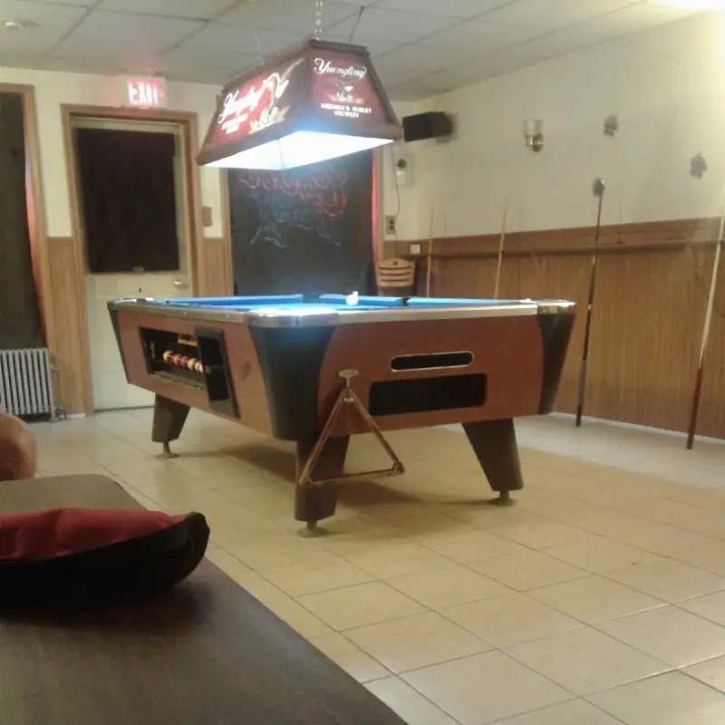 Top Dog Bar and Grill