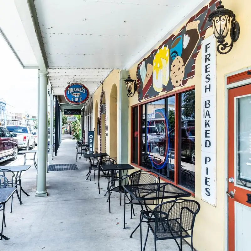 Maxine's Cafe & Bakery