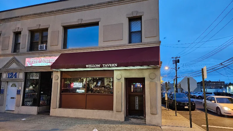Willow Tavern