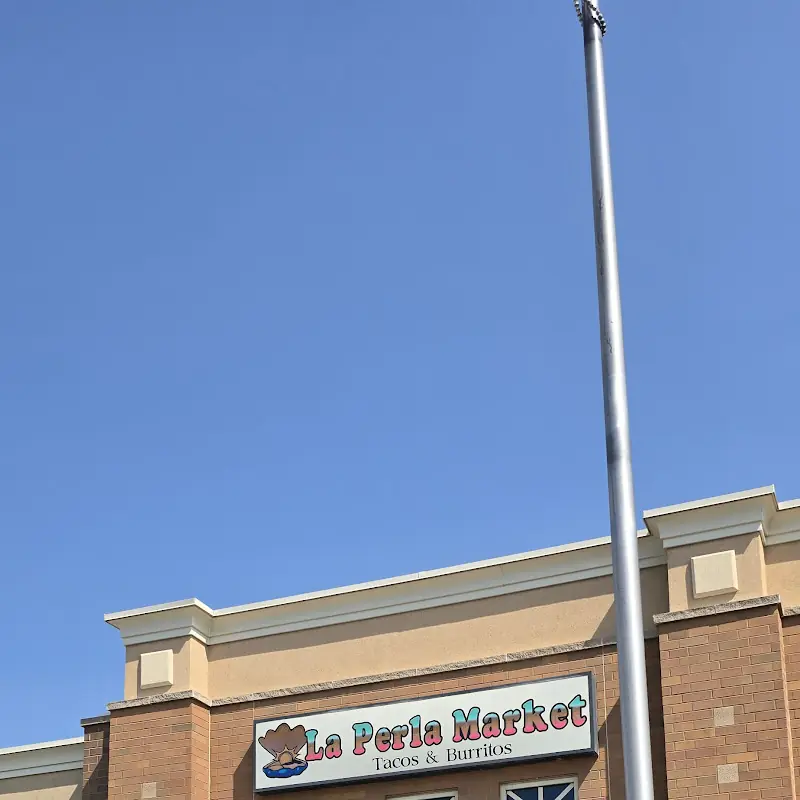 La Perla Market