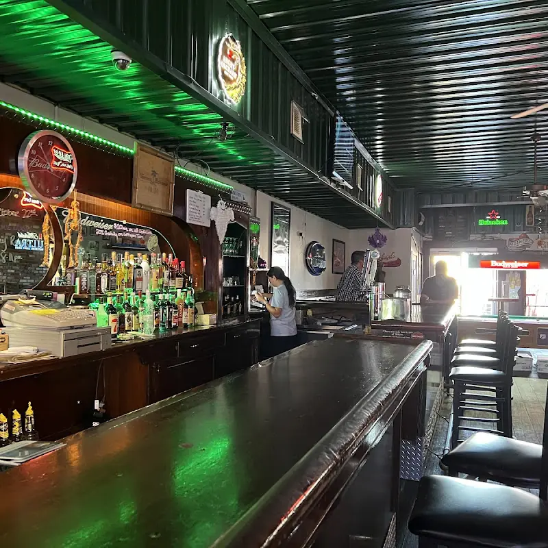 Cuzzin's Sports Bar & Grill
