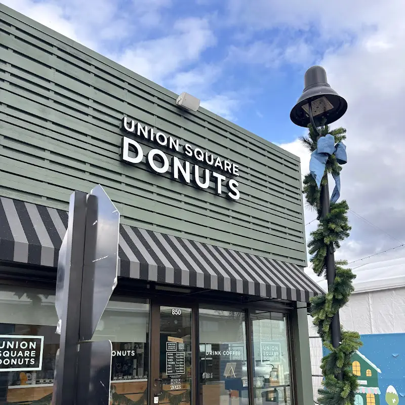 Union Square Donuts: Lynnfield MarketStreet