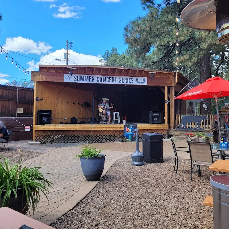 The Lion's Den Bar & Grill