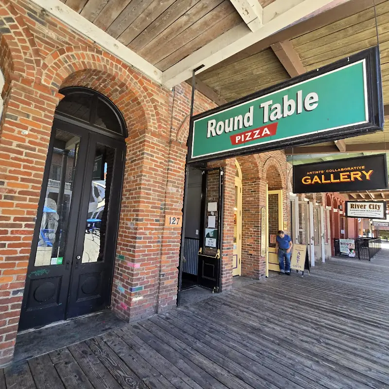 Round Table Pizza