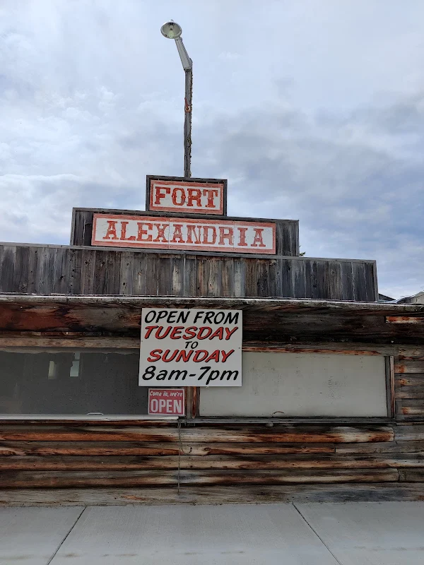 Fort Alexandria Cafe & Fruit Stand