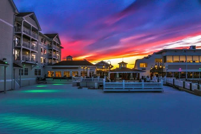Rod 'N' Reel Resort