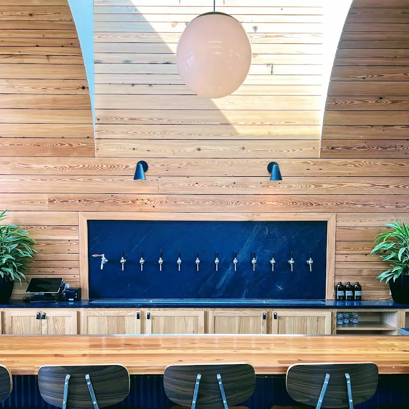 Chomp Kitchen and Drinks