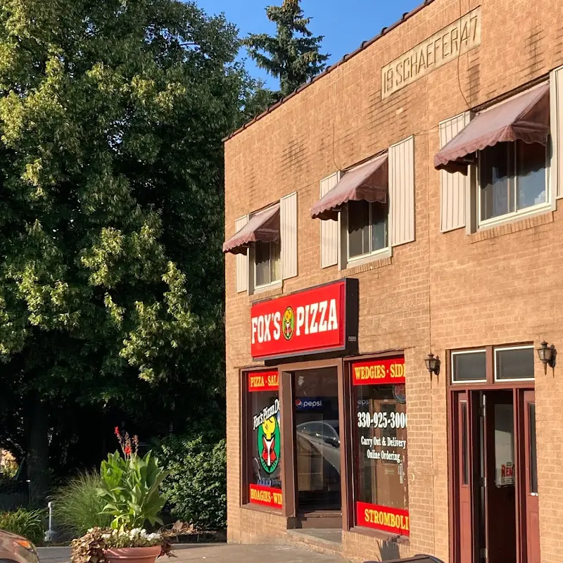 Fox's Pizza Den