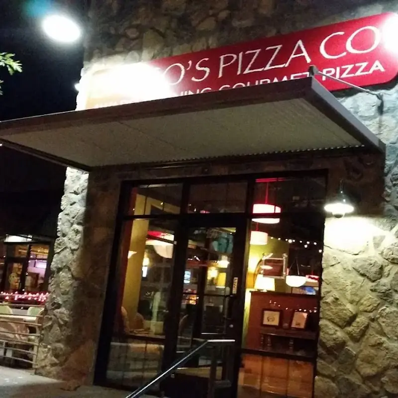 Brugos Pizza & Italian Bistro