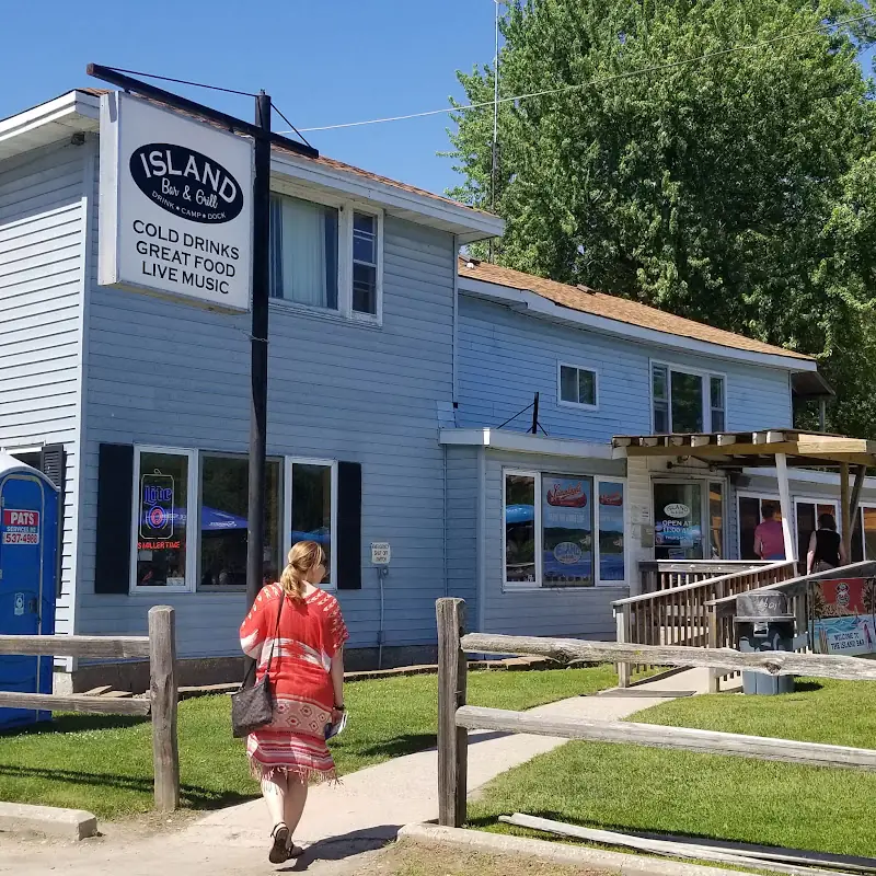 Island Bar & Grill