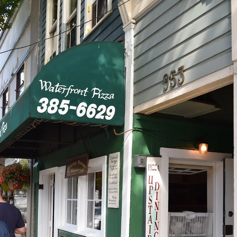 Waterfront Pizza