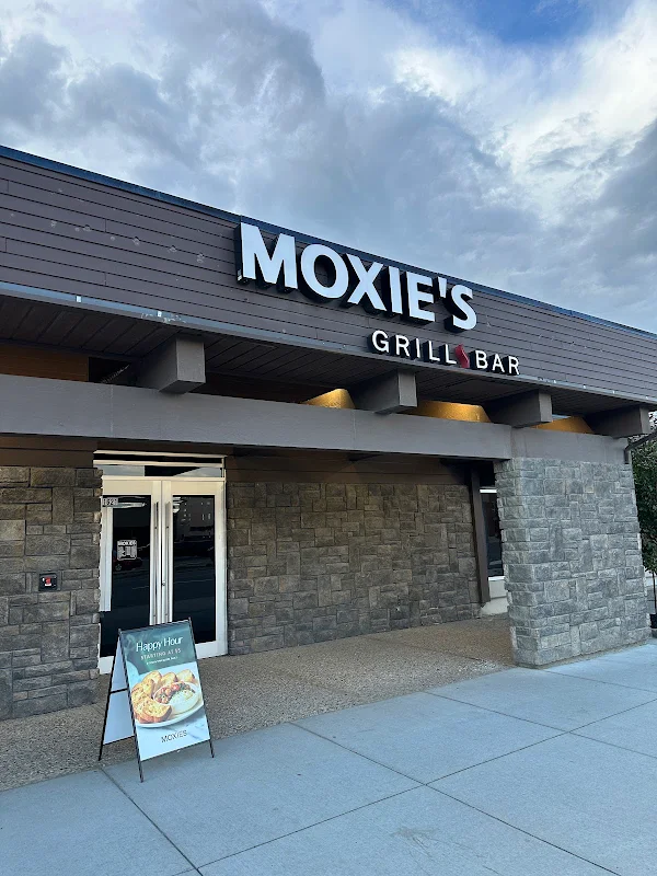 Moxies Lethbridge Restaurant