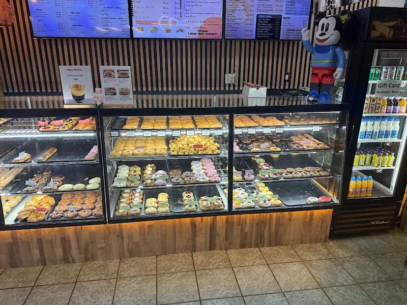 Moon Donuts & Cafe