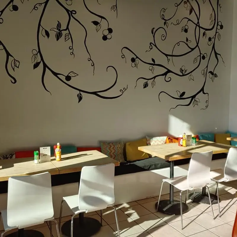 Mio’s Grill & Cafe