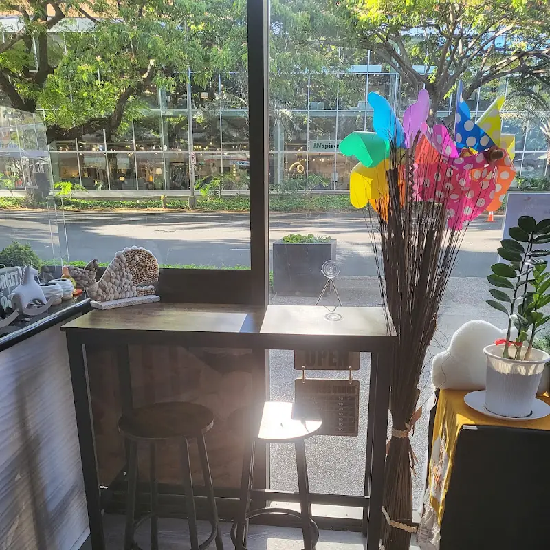 * Salt & Pepper Chicken Wings (16) 椒鹽雞翅
