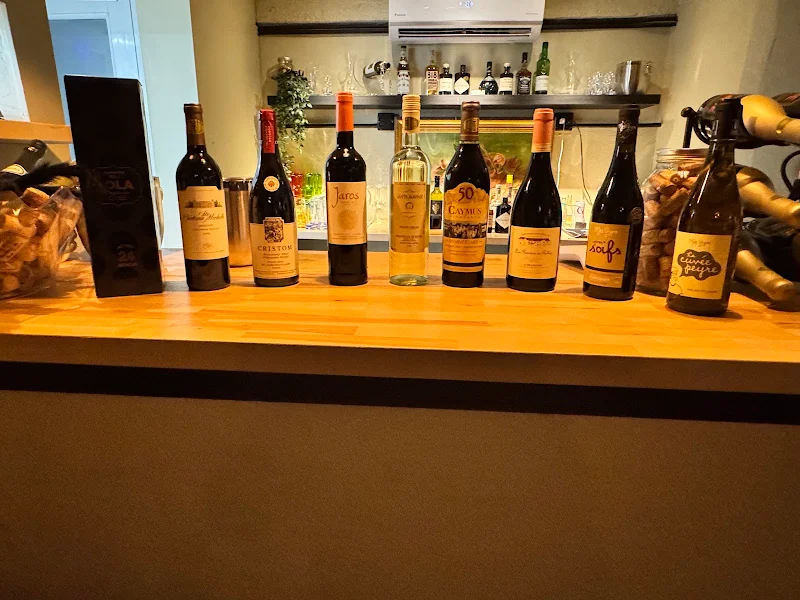150 EL Local Bites and Bottles