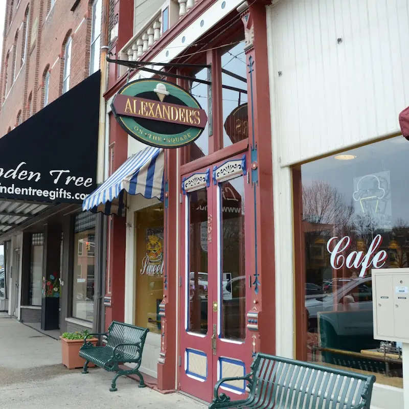Alexander's On The Square