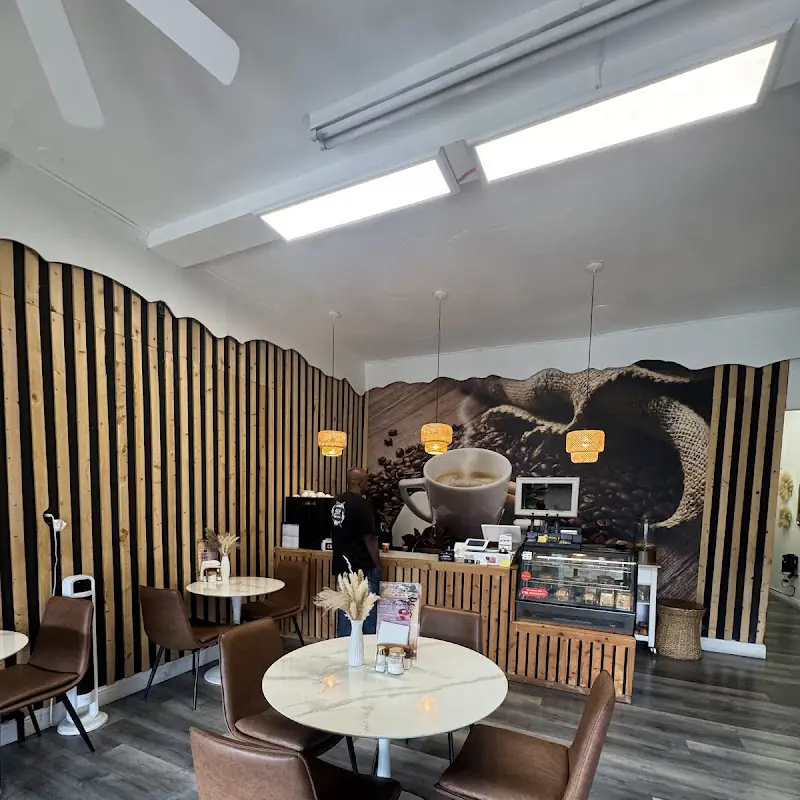 Hadnet Cafe