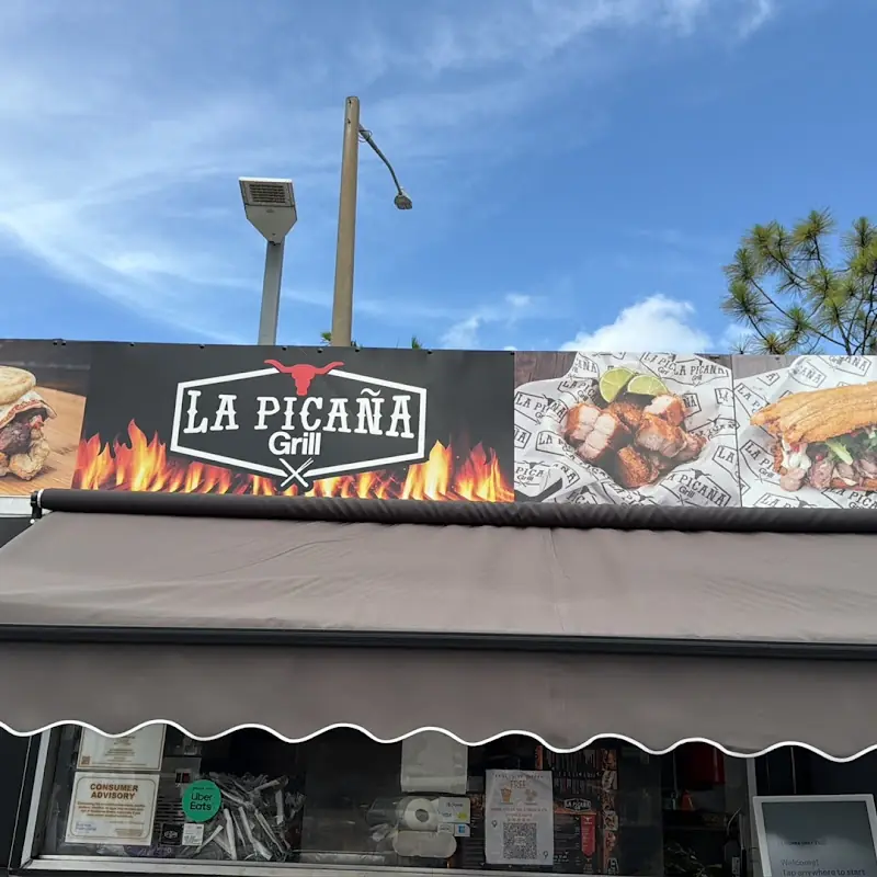 6 Alitas de Pollo con Papas Trufadas / 6 Chicken Wings with Truffle Fries