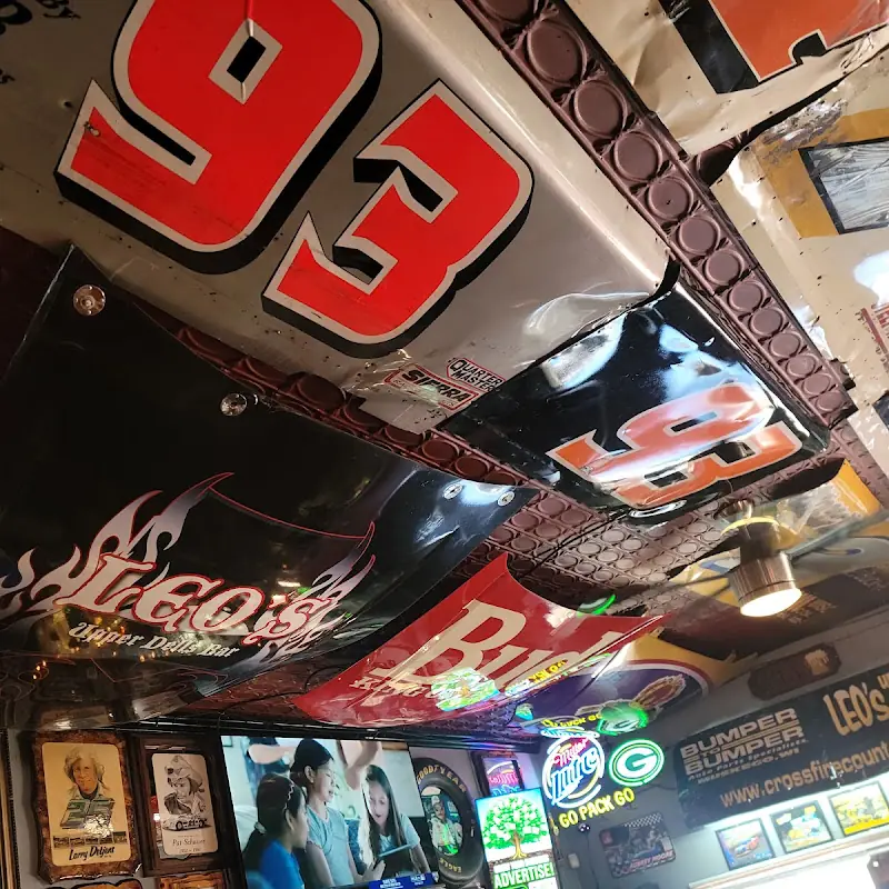 Leo's Upper Dells Bar