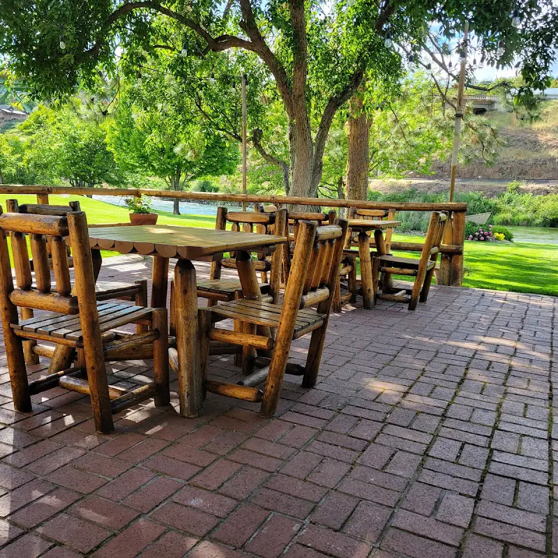 Restaurant at Imperial River Co.