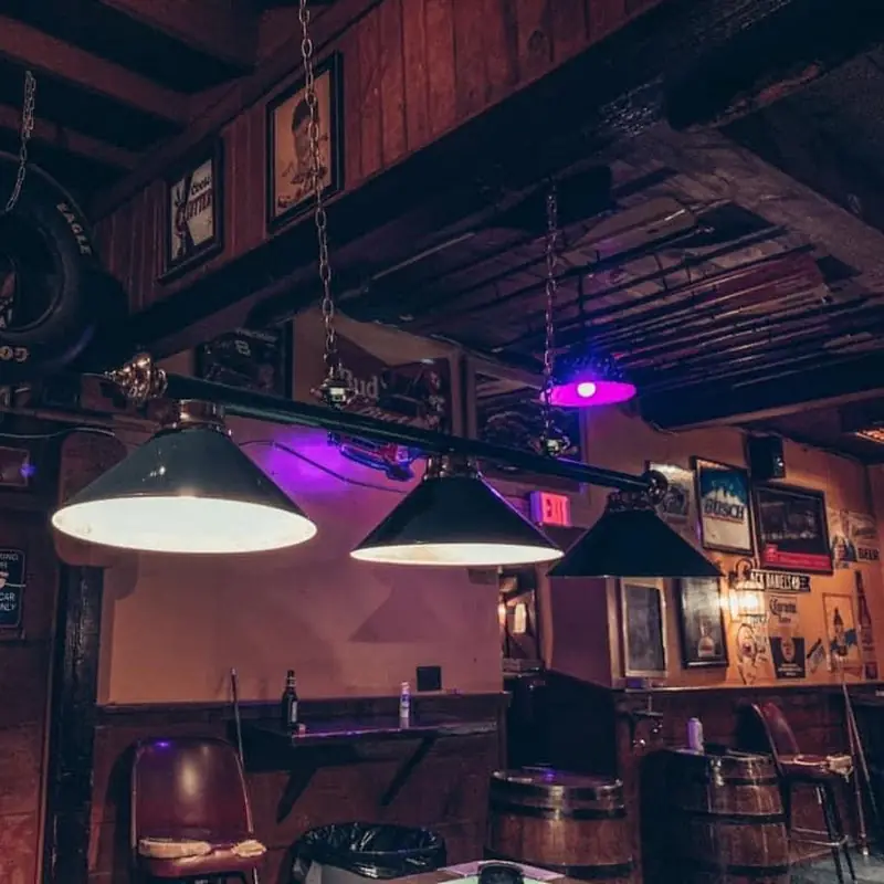 Charlie's Pub