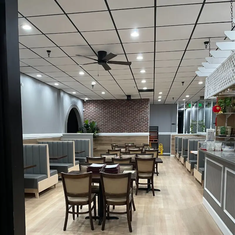 Lee's Hunan Chinese Restaurant