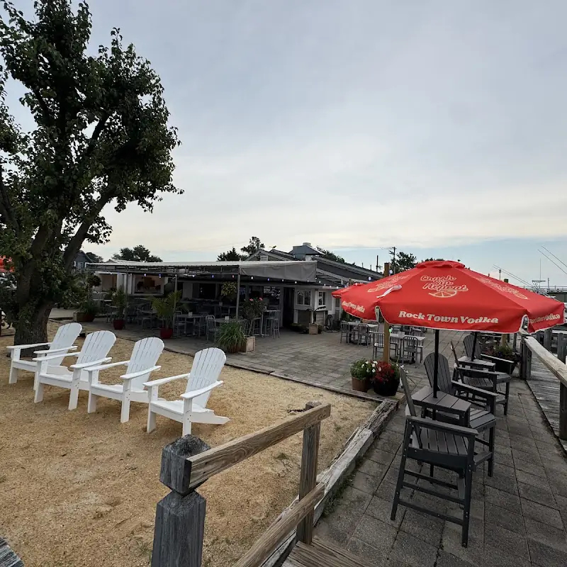 Big Mack's Kitchen & Dock Bar