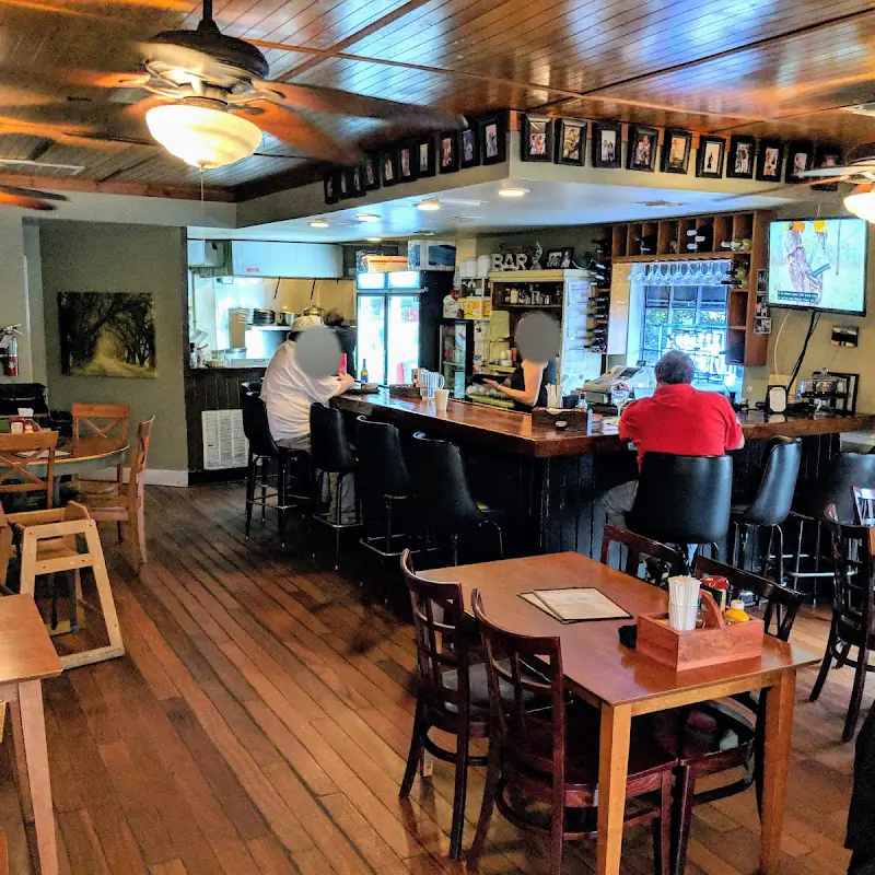 Maghees Grill On the Hill