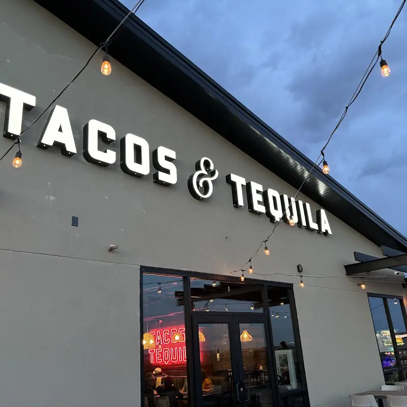 Lunas Tacos & Tequila Windsor