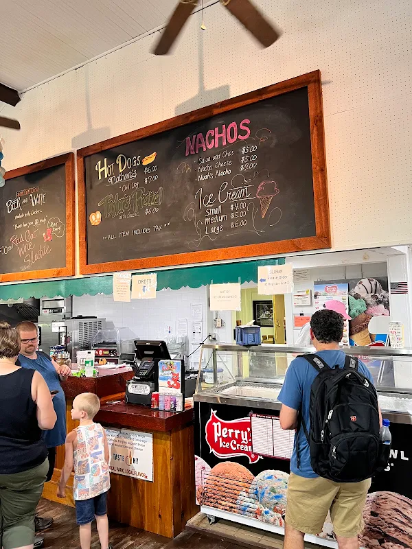 Glen Mountain House Snacks & Souvenirs