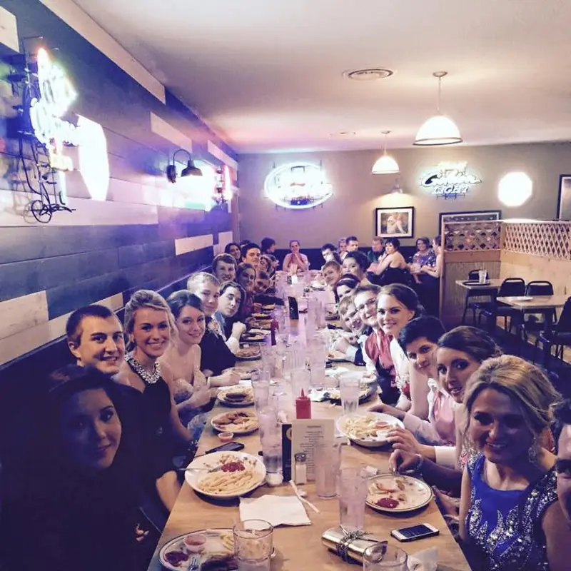 Speedway 805 Grill & Bar