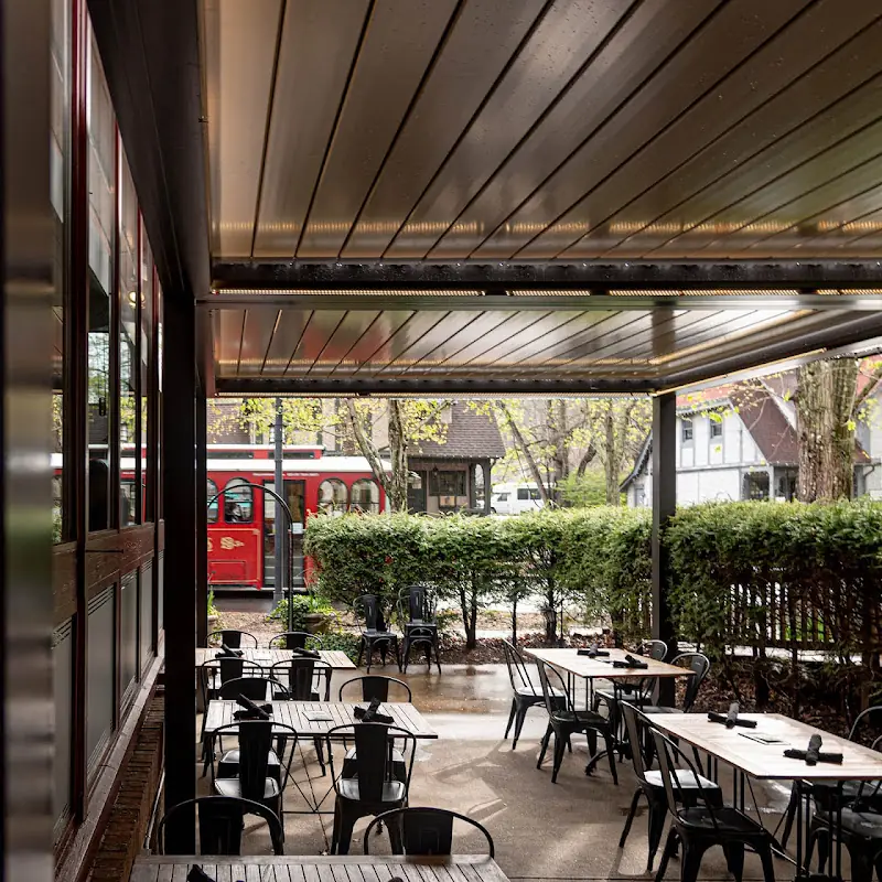Corner Kitchen