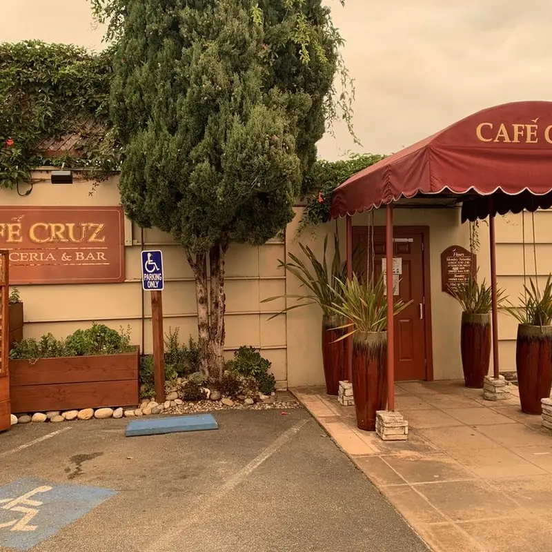 Cruz's Cafe