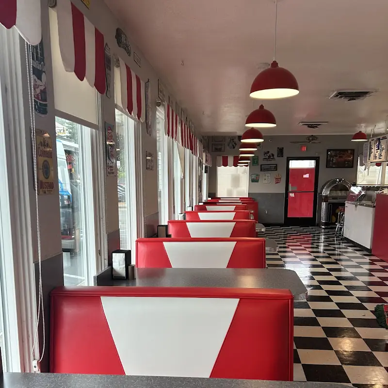 Jem 100 Ice Cream Saloon