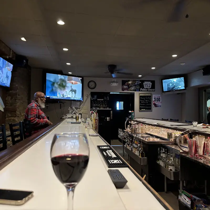 152 Public House Restaurant and Bar